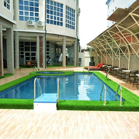 Vacation Villa Hotels And Suites Асаба Екстериор снимка