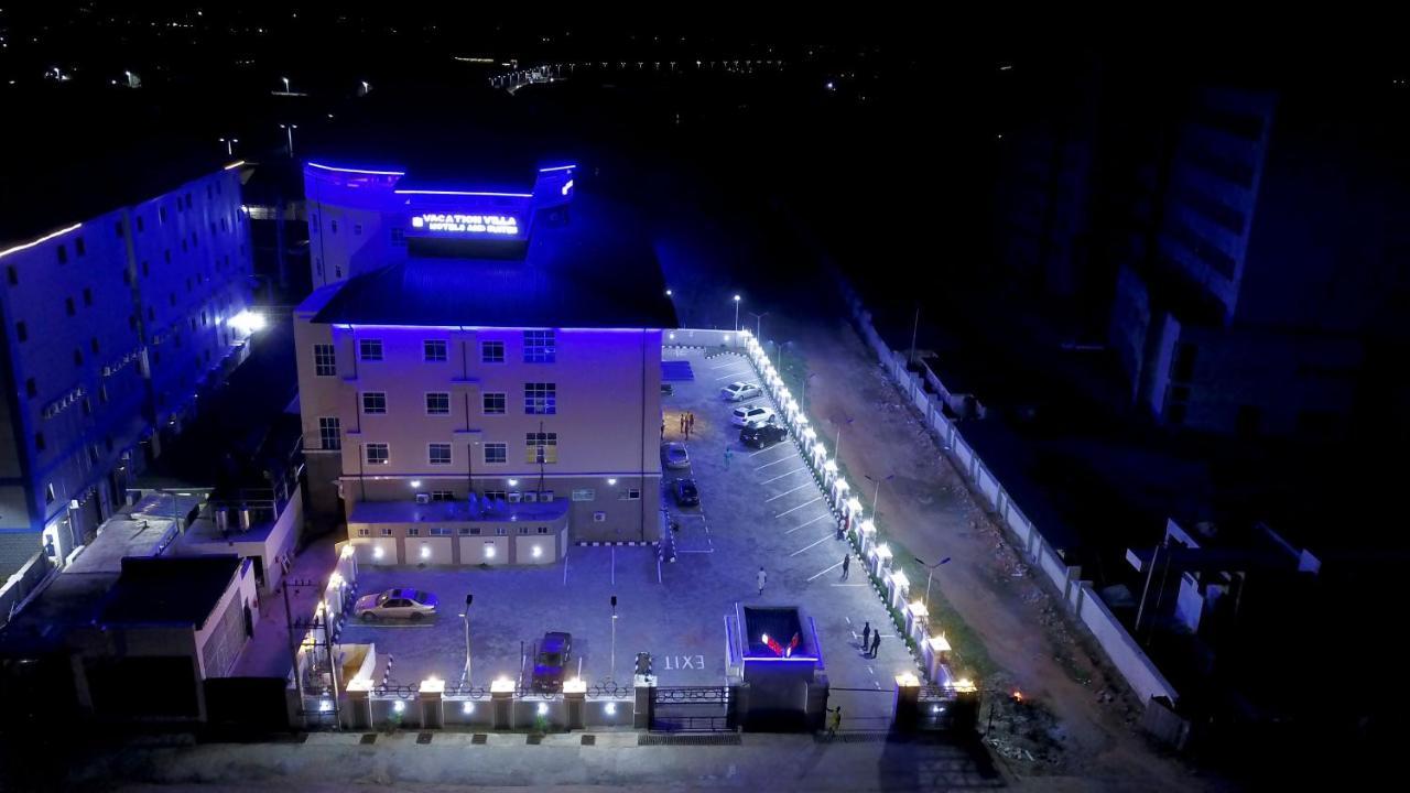 Vacation Villa Hotels And Suites Асаба Екстериор снимка